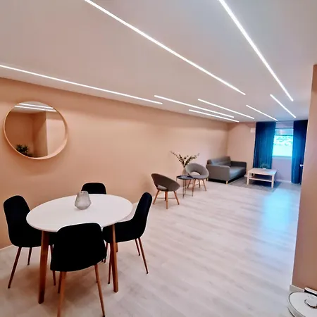 Stunning Views & Location In Appartement